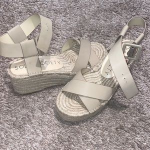 Sole Society nude wedges